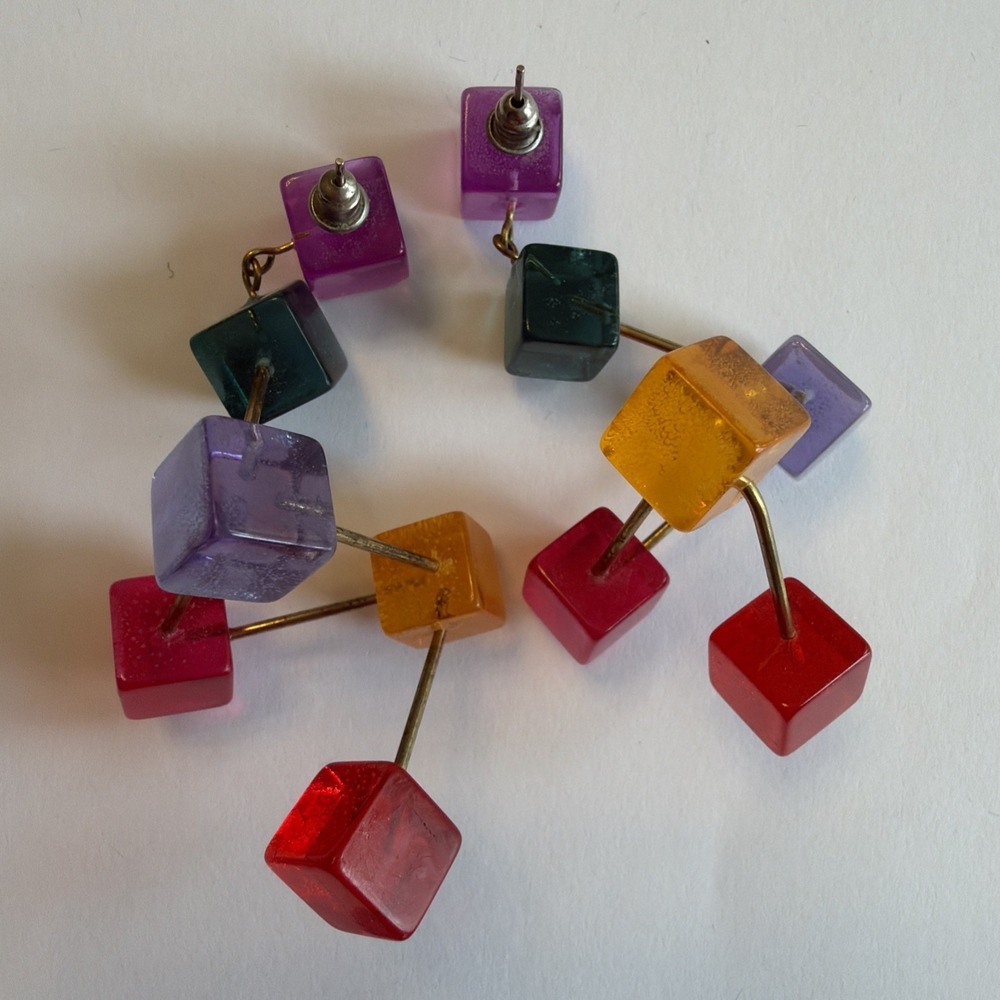 Vintage Retro 70s Lucite Cube Kinetic Sculpture Art Dangle Earrings 2.75" - Picture 3 of 3